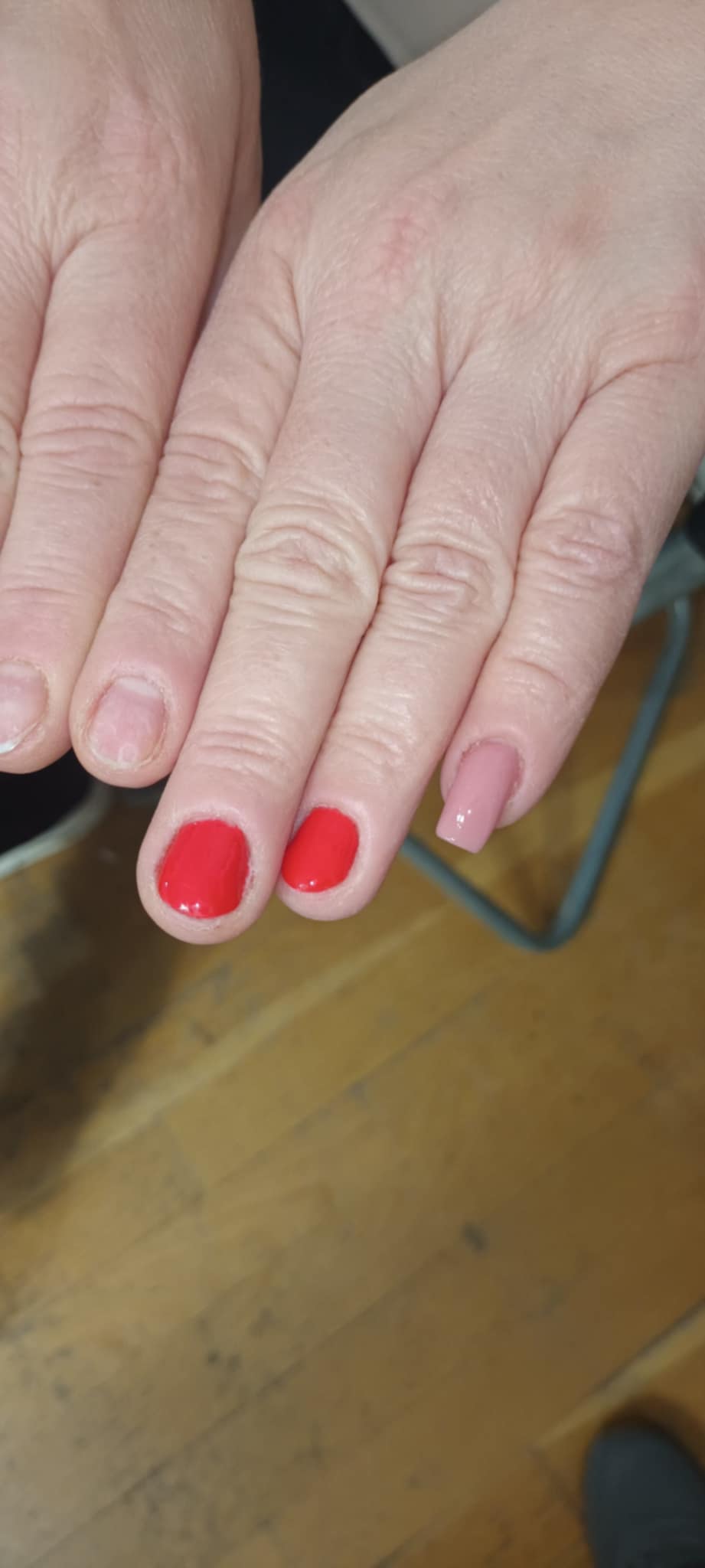 Kék-pink csillagos körmök